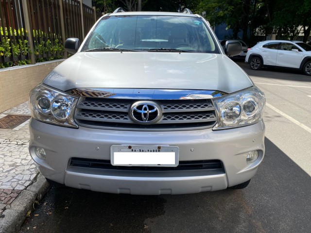 TOYOTA HILUX SW4