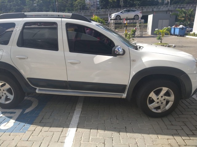 RENAULT DUSTER