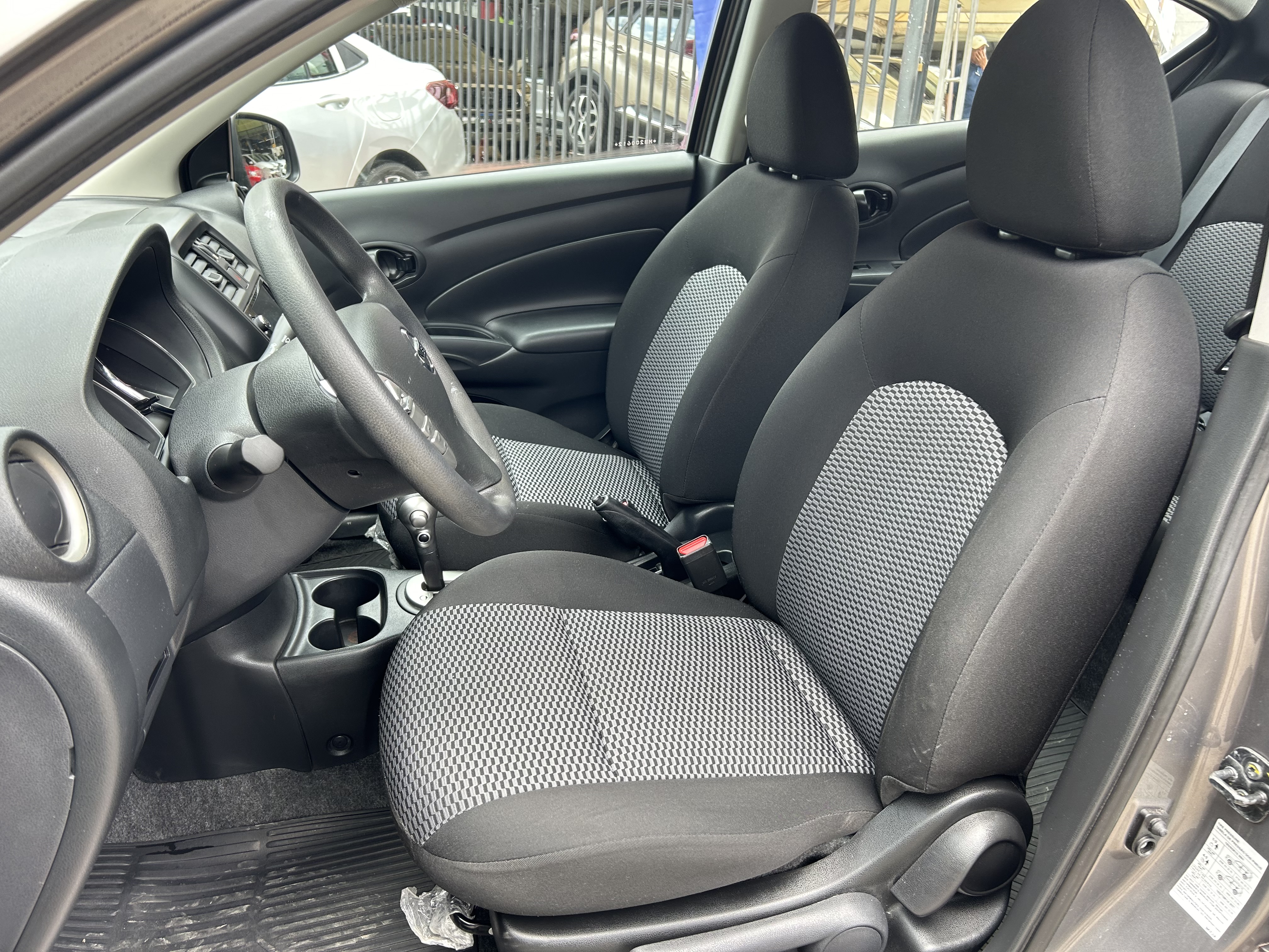 NISSAN versa 16sl cvt