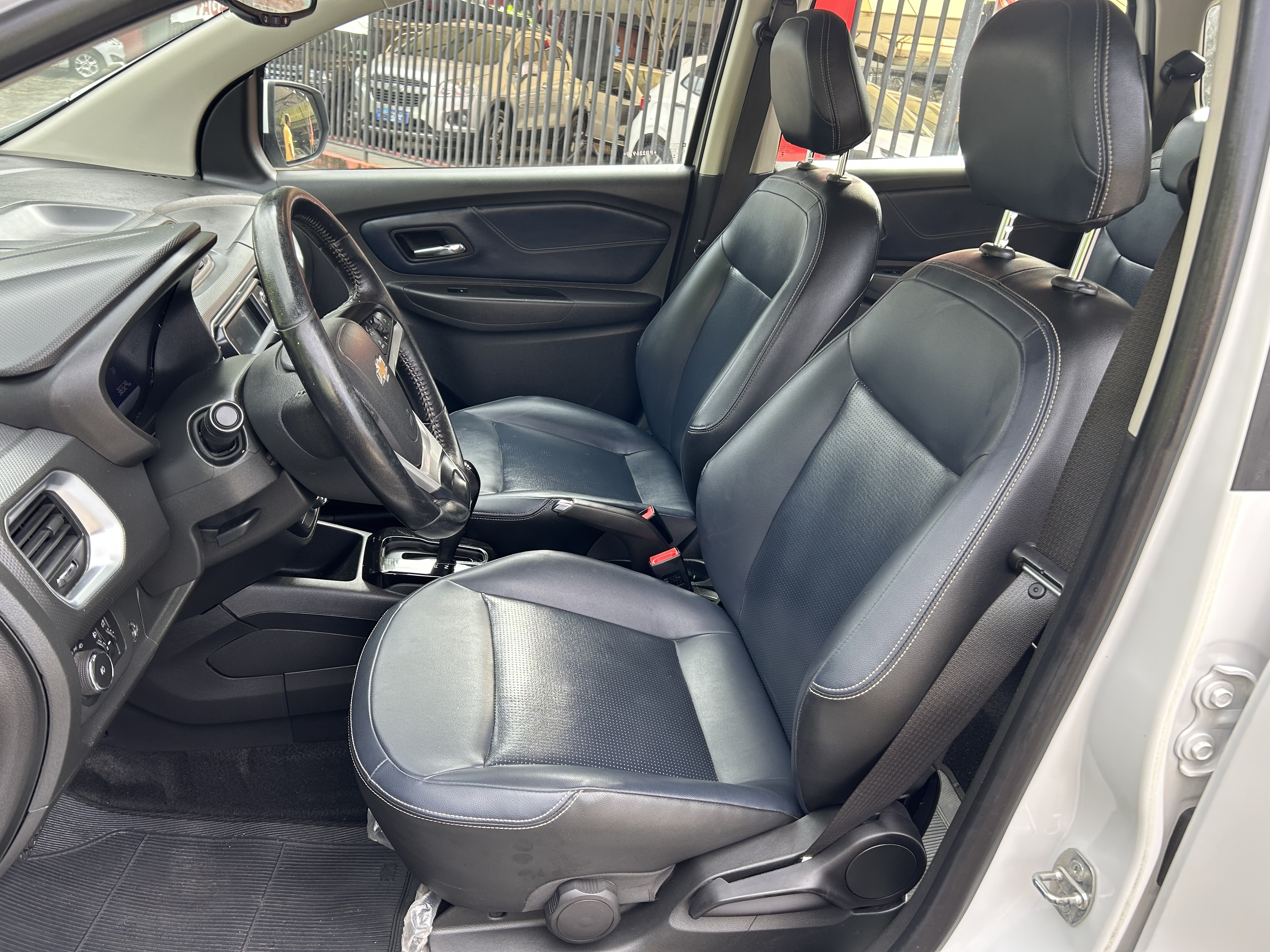 CHEVROLET spin 18l at premier