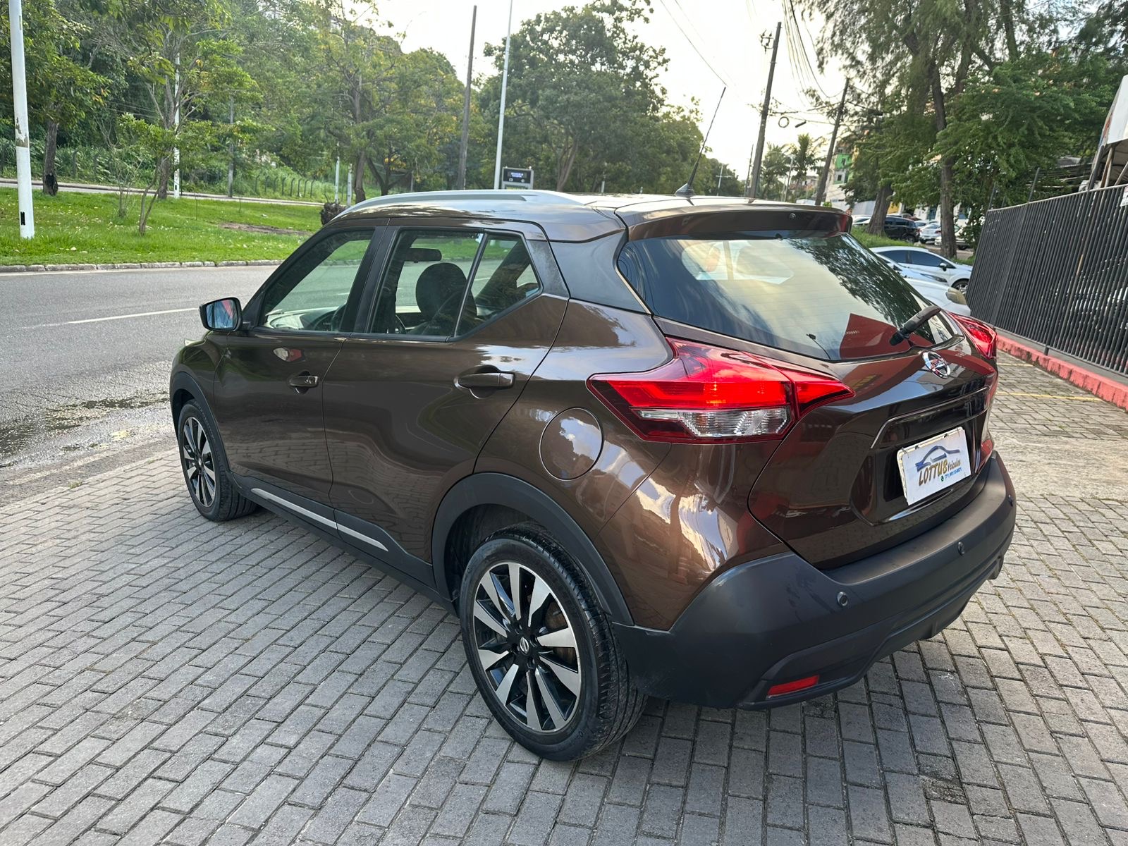 NISSAN KICKS