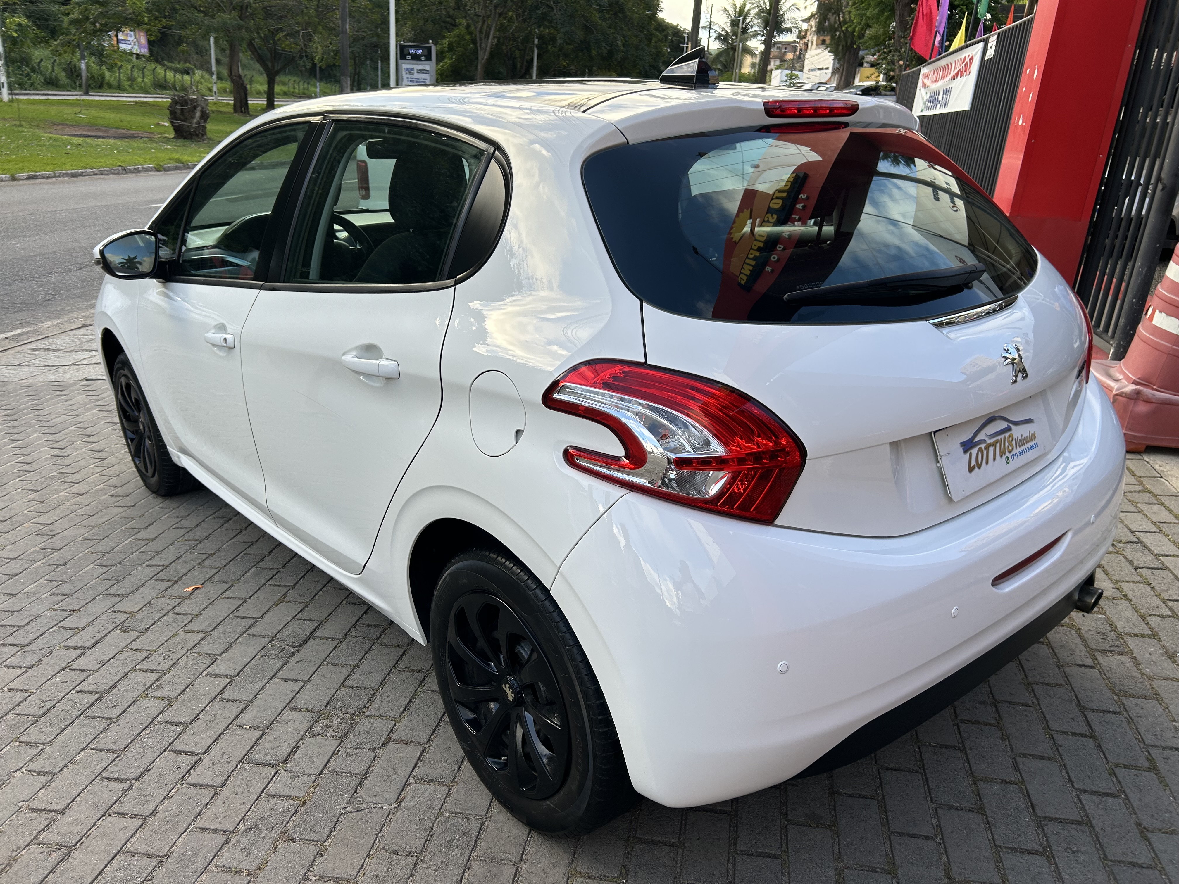 PEUGEOT 208 active pack