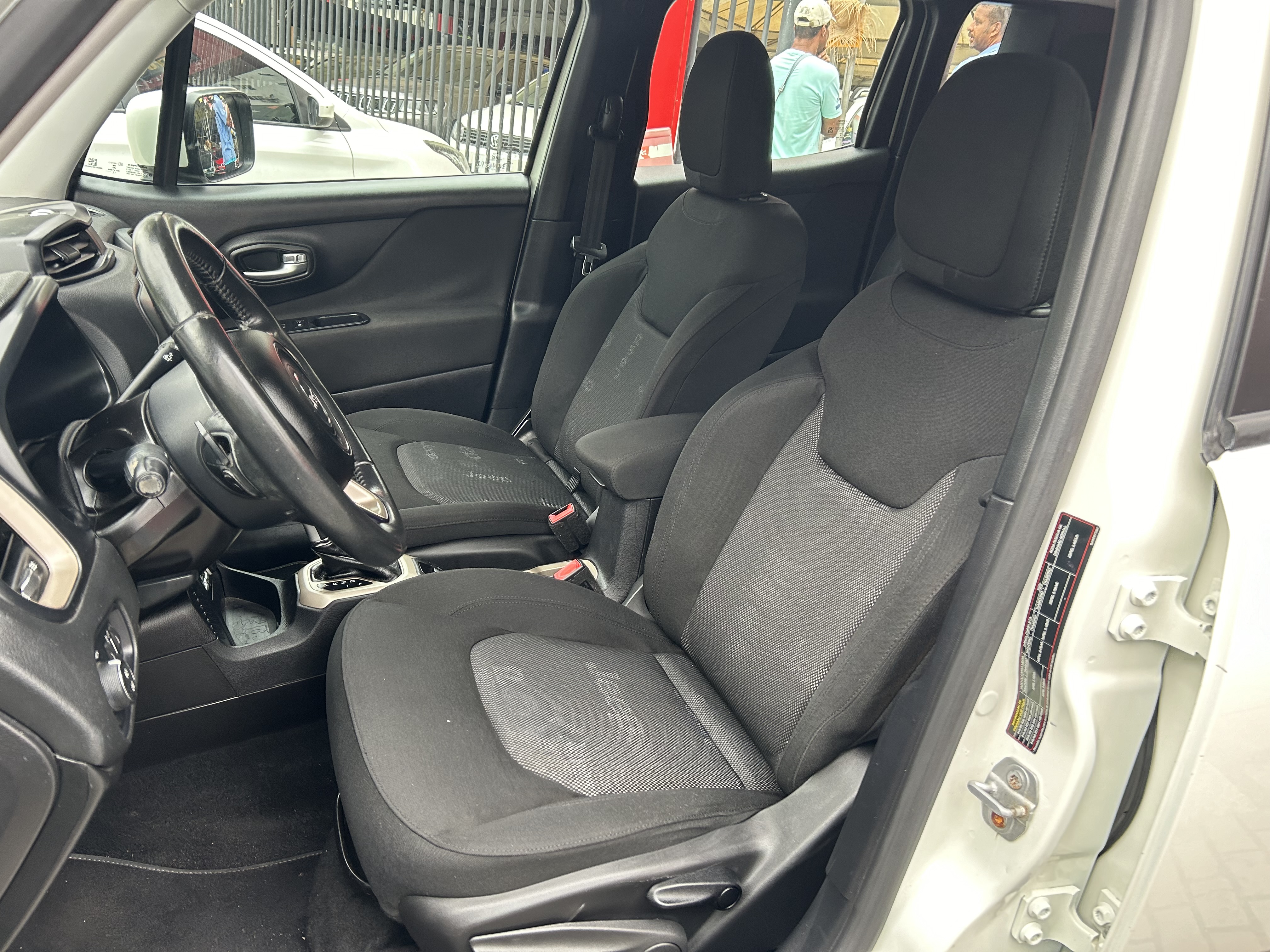 JEEP renegade 1.8 16v flex longitude 4p automatico