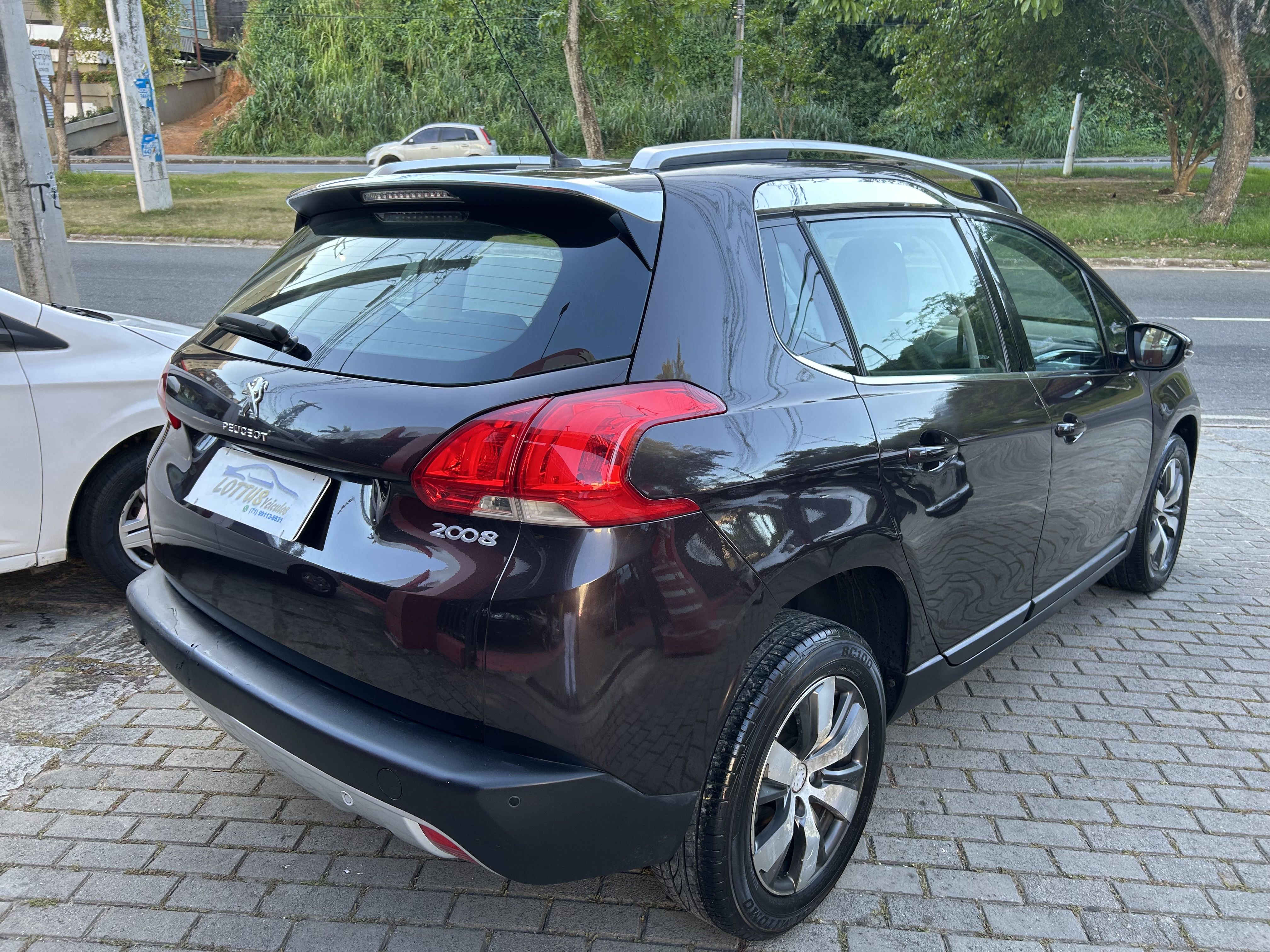 PEUGEOT 2008 griffe