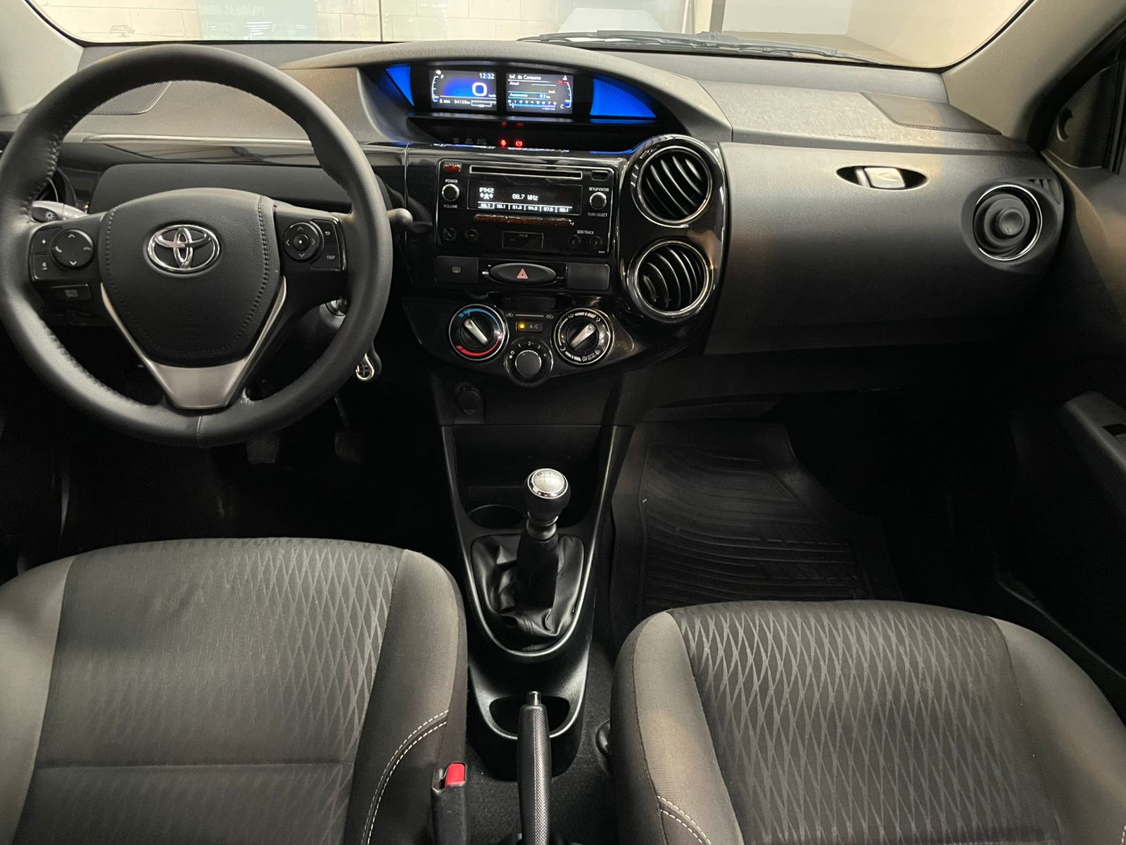 TOYOTA ETIOS SEDAN