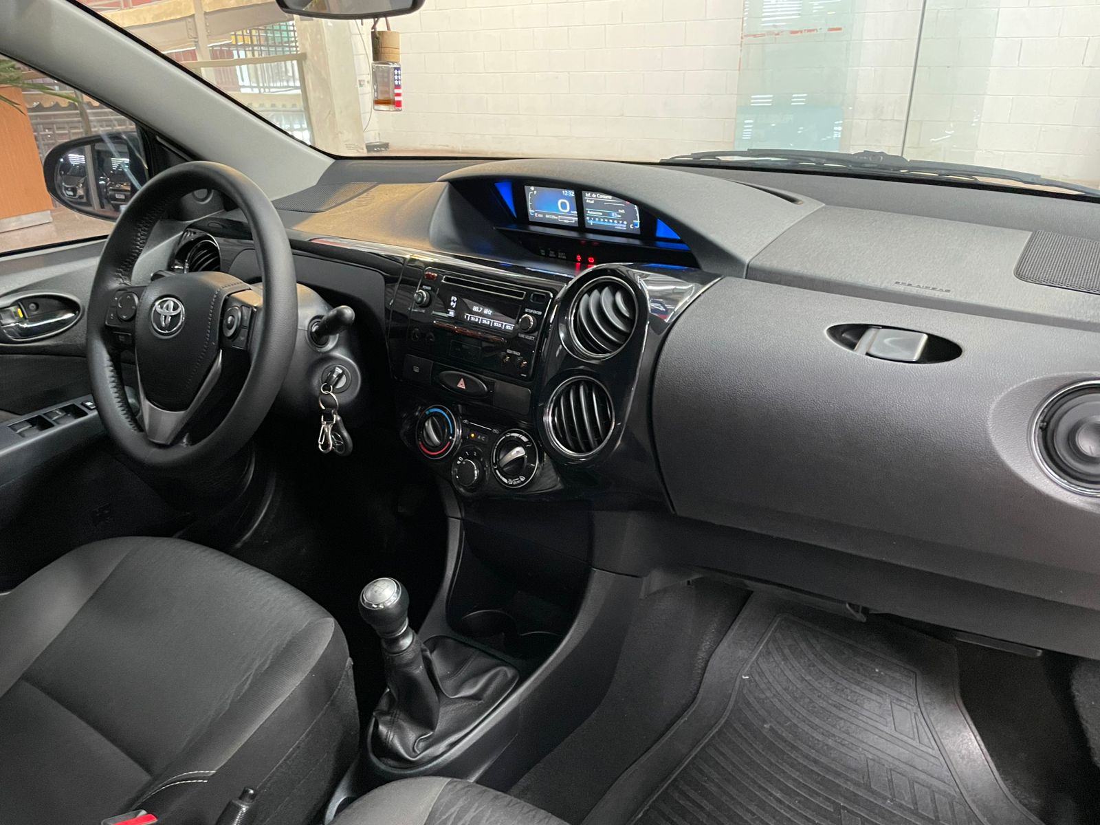 TOYOTA ETIOS SEDAN