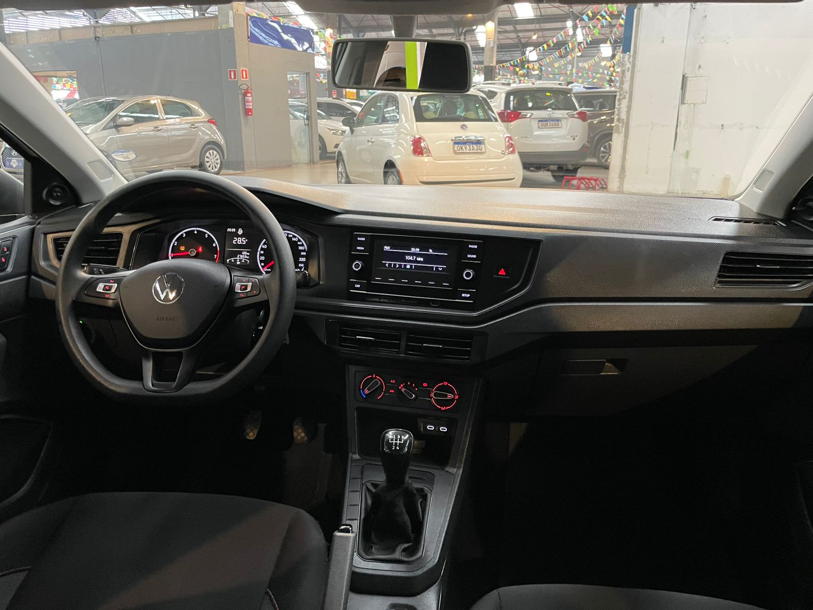VOLKSWAGEN POLO