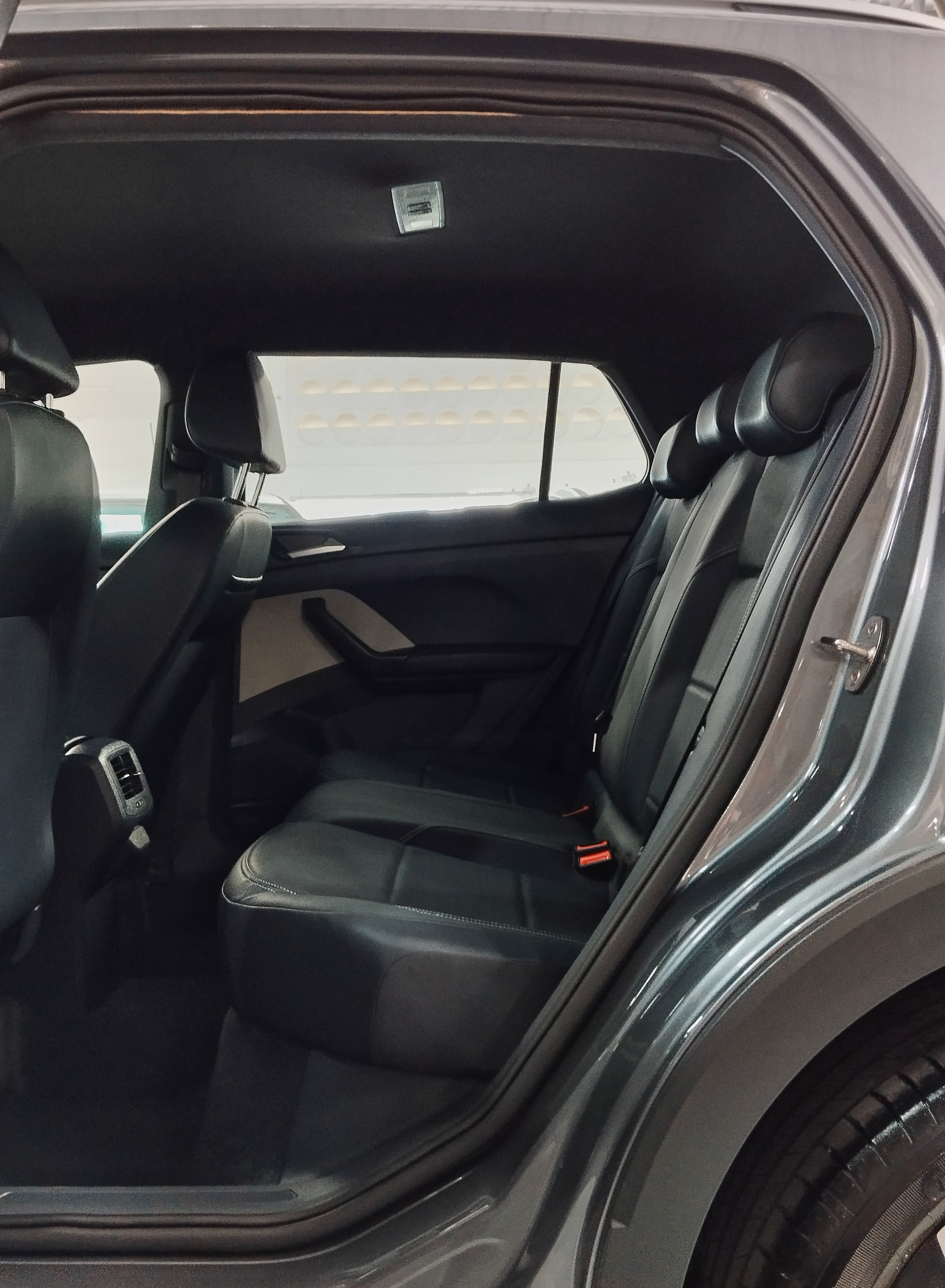 VOLKSWAGEN t cross highline 250 tsi aut