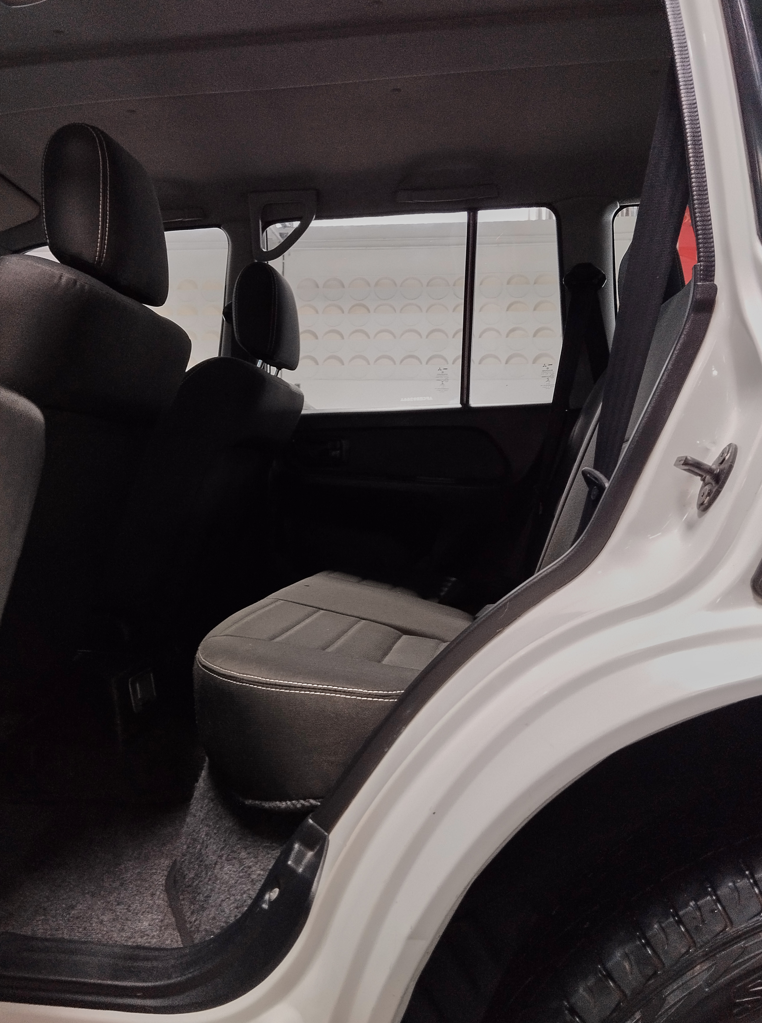 MITSUBISHI PAJERO TR4