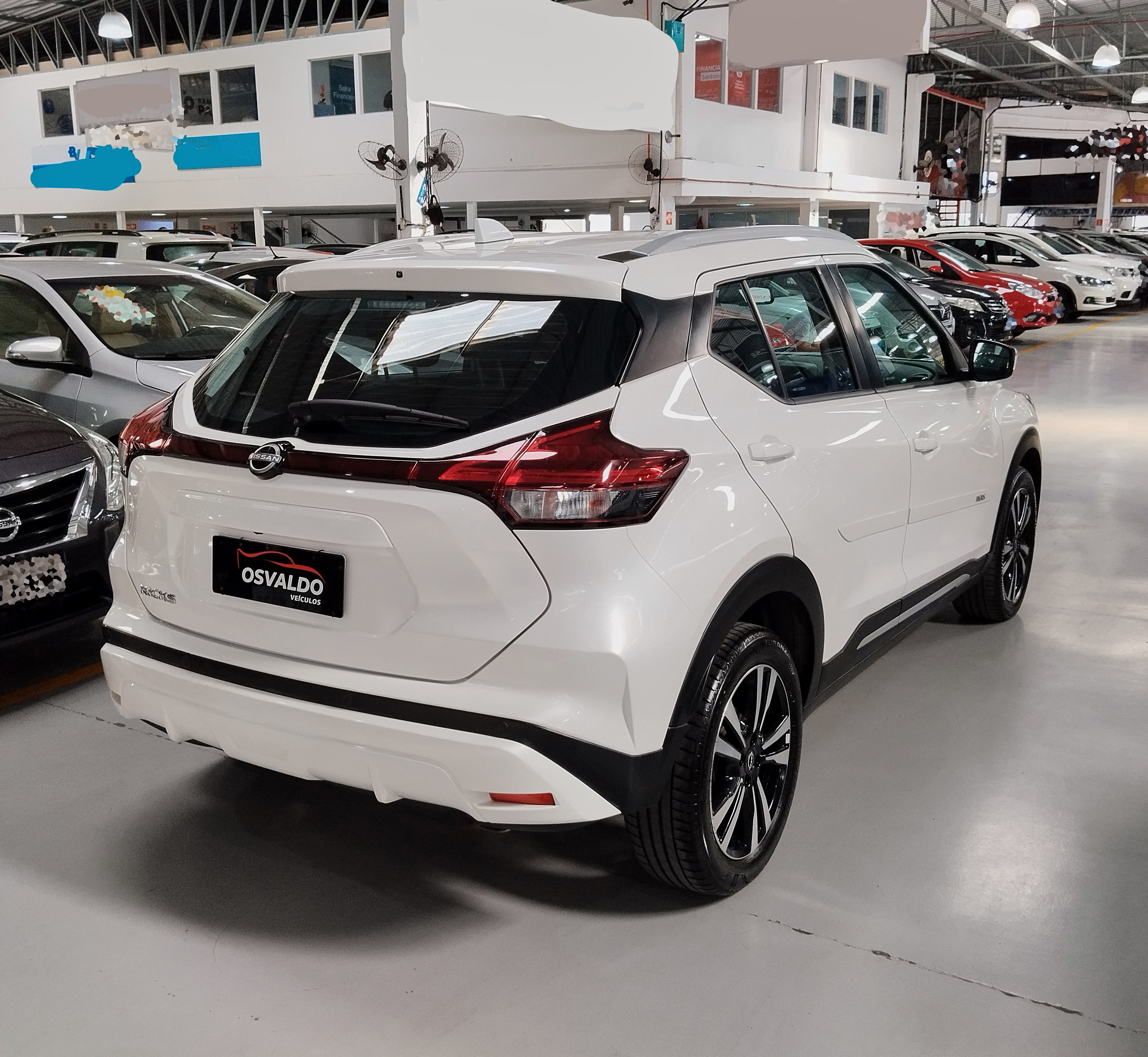 NISSAN KICKS