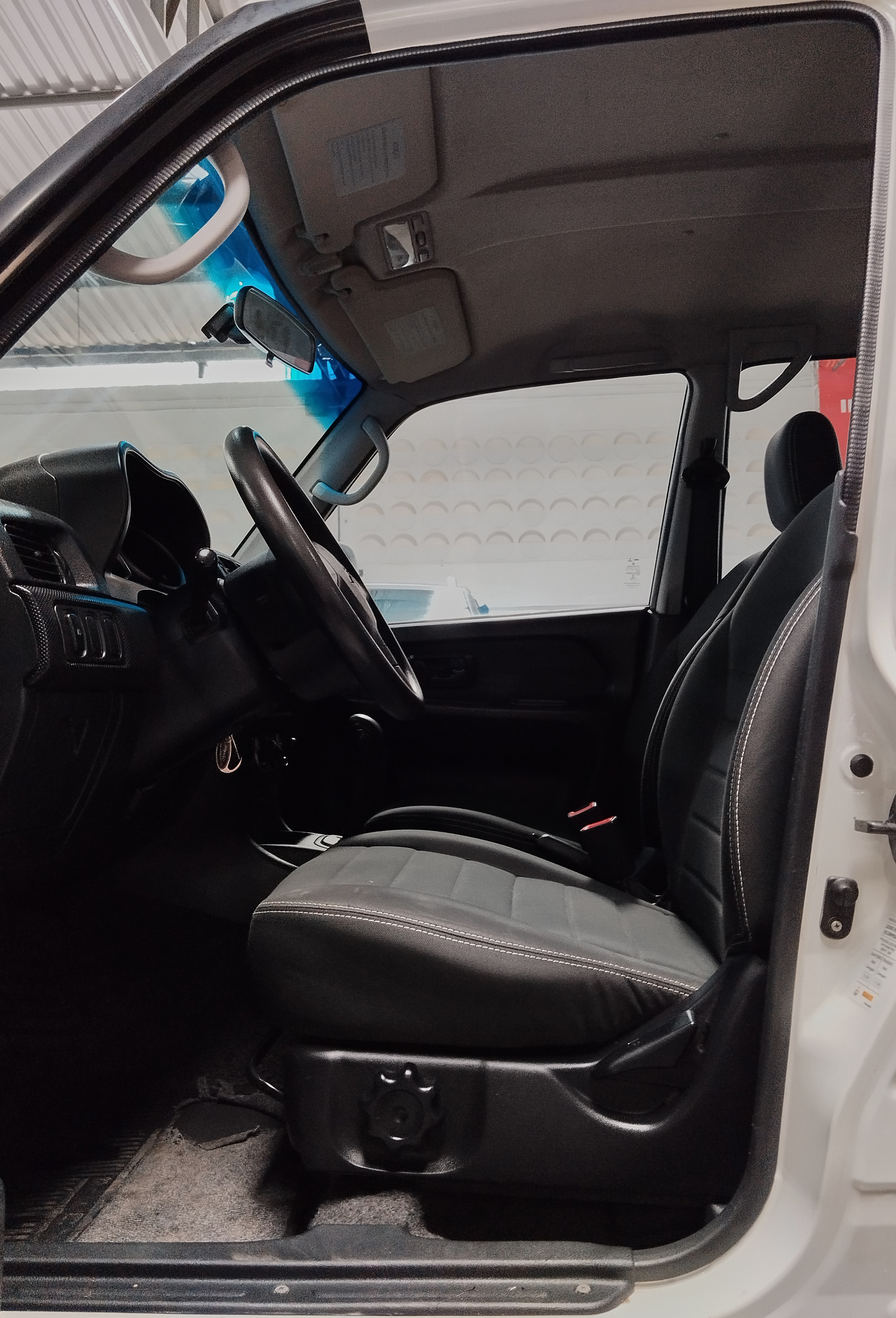 MITSUBISHI PAJERO TR4