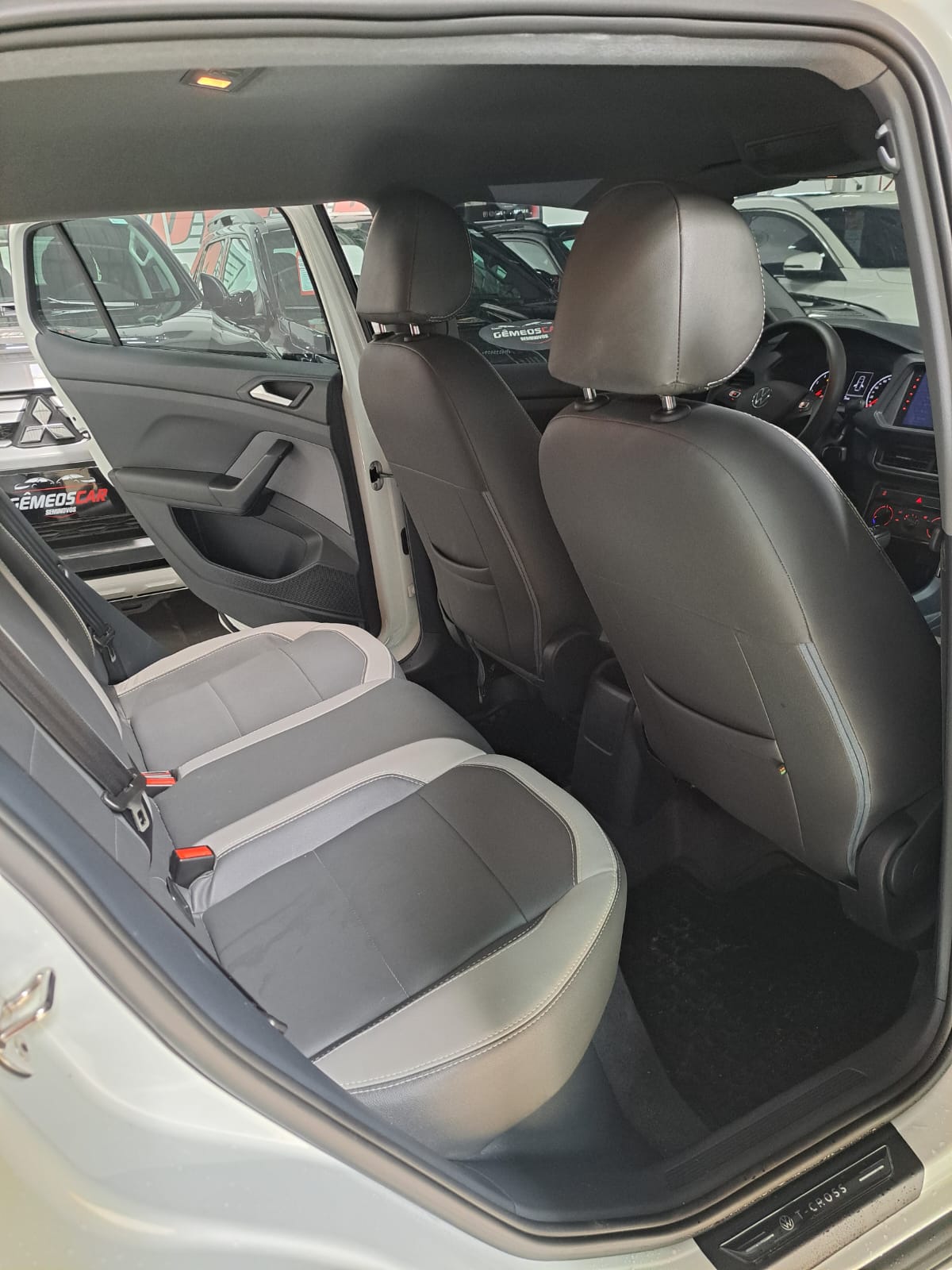 VOLKSWAGEN t cross sense ad