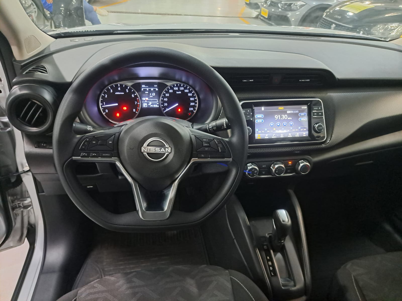 NISSAN kicks sense cvt