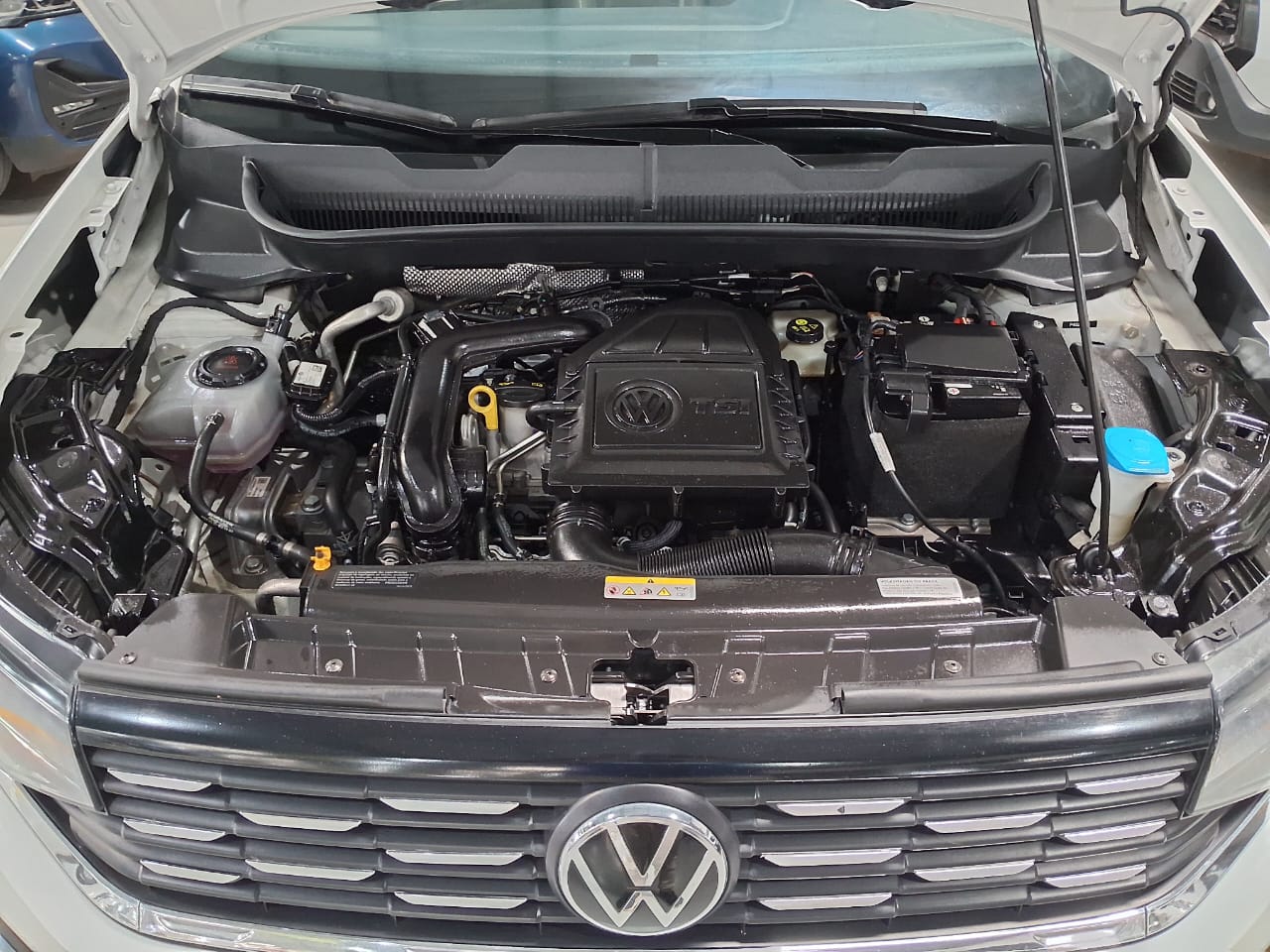 VOLKSWAGEN t cross sense ad