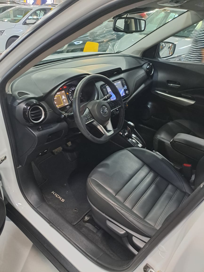NISSAN kicks exclusi cvt
