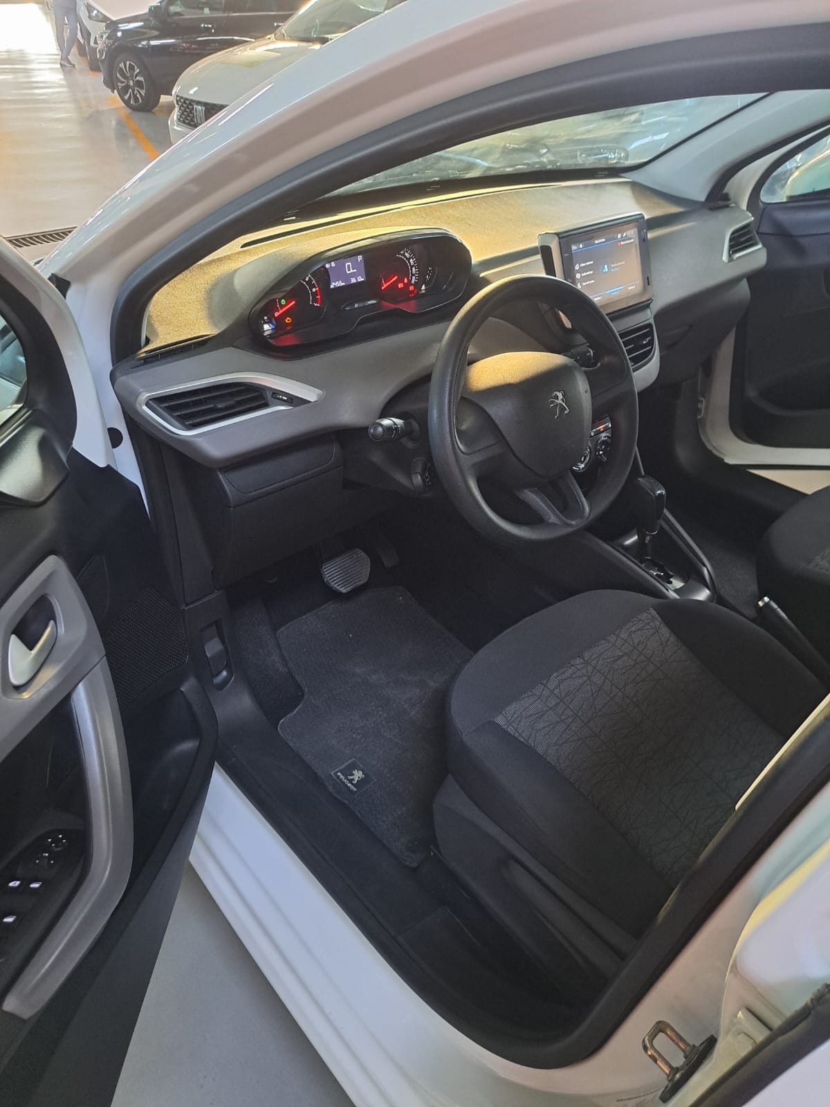 PEUGEOT 208 active pack