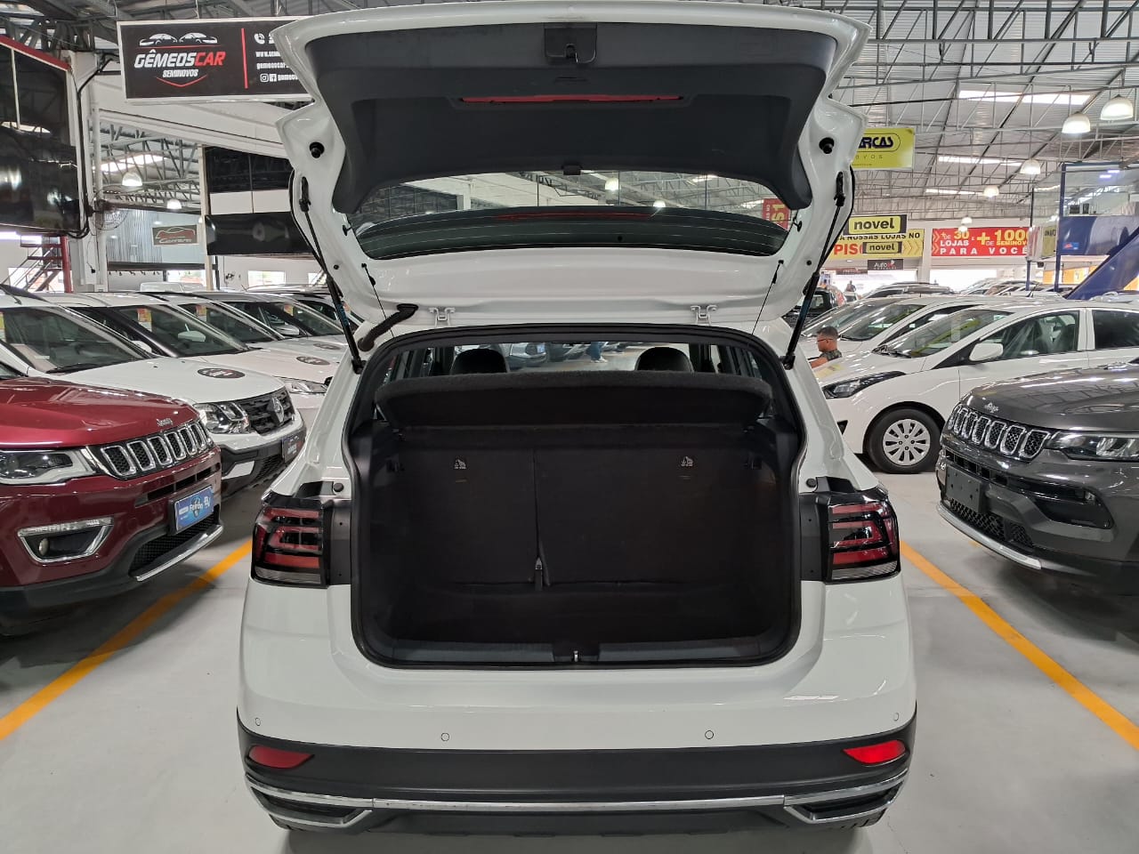 VOLKSWAGEN t cross sense ad