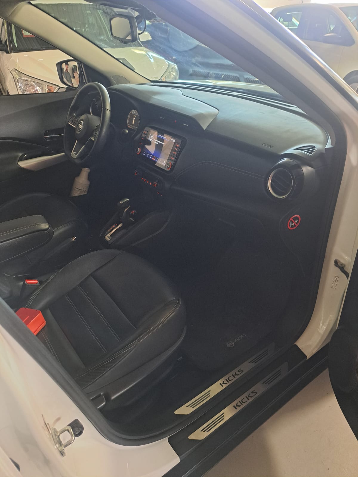 NISSAN kicks exclusi cvt