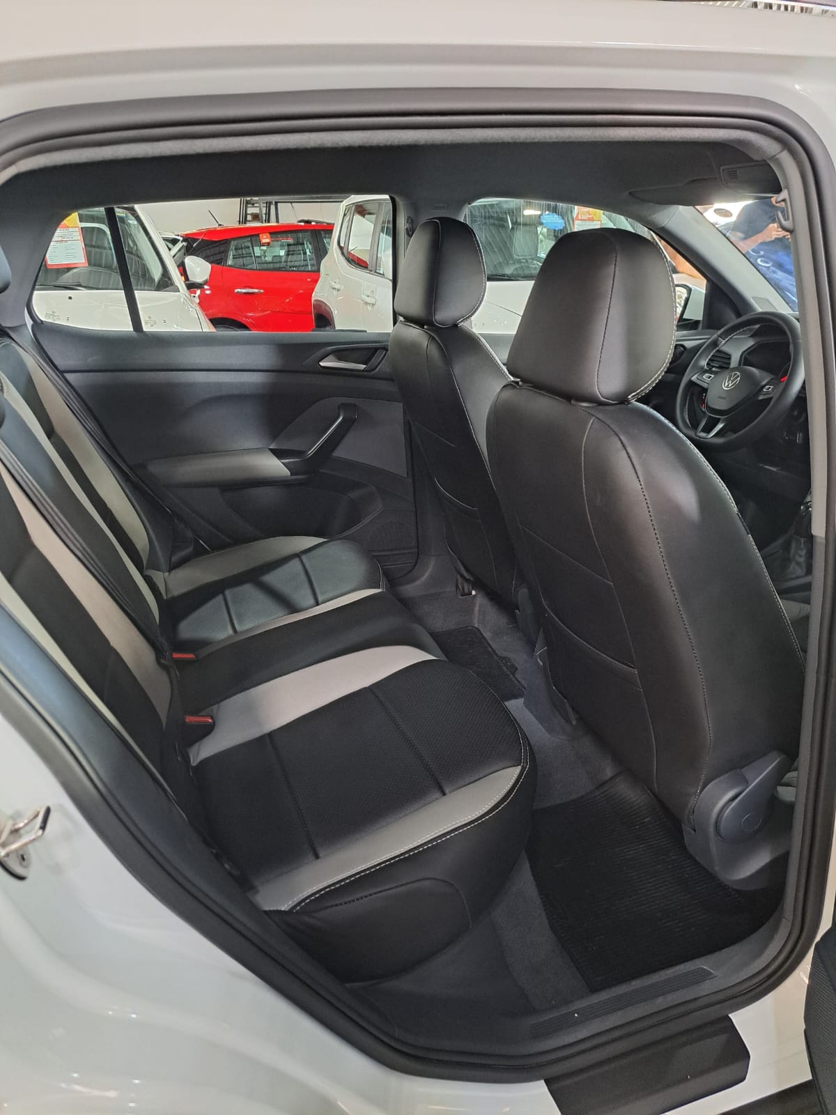 VOLKSWAGEN t cross sense ad