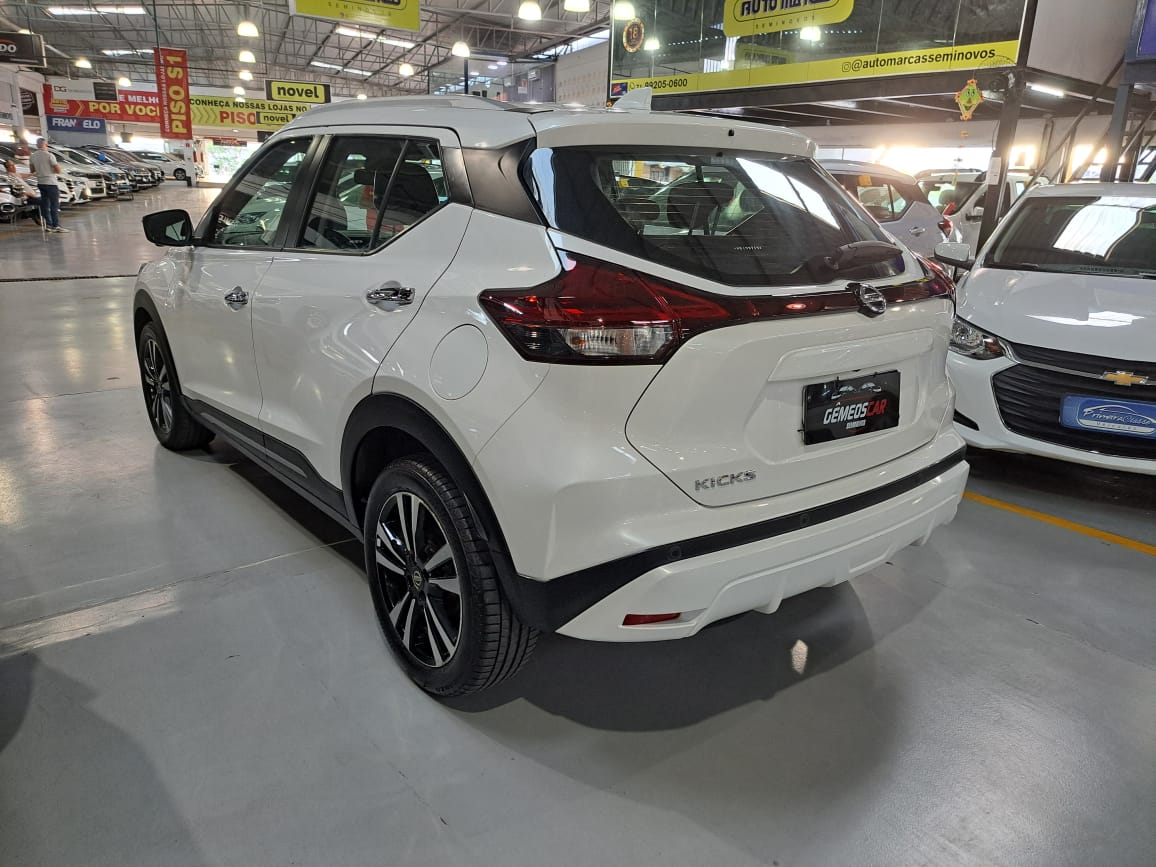 NISSAN kicks exclusi cvt