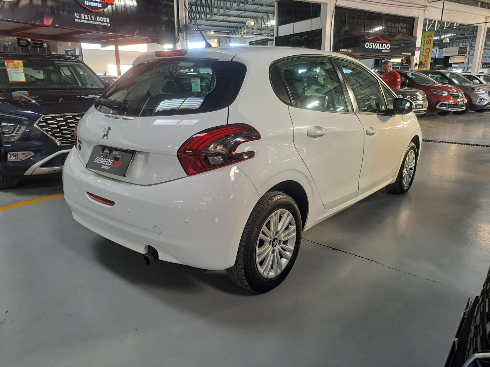 PEUGEOT 208 active pack