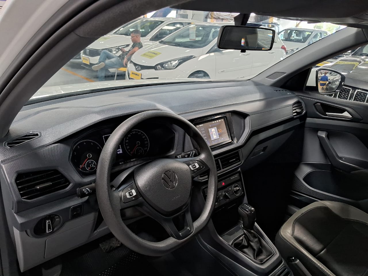 VOLKSWAGEN t cross sense ad