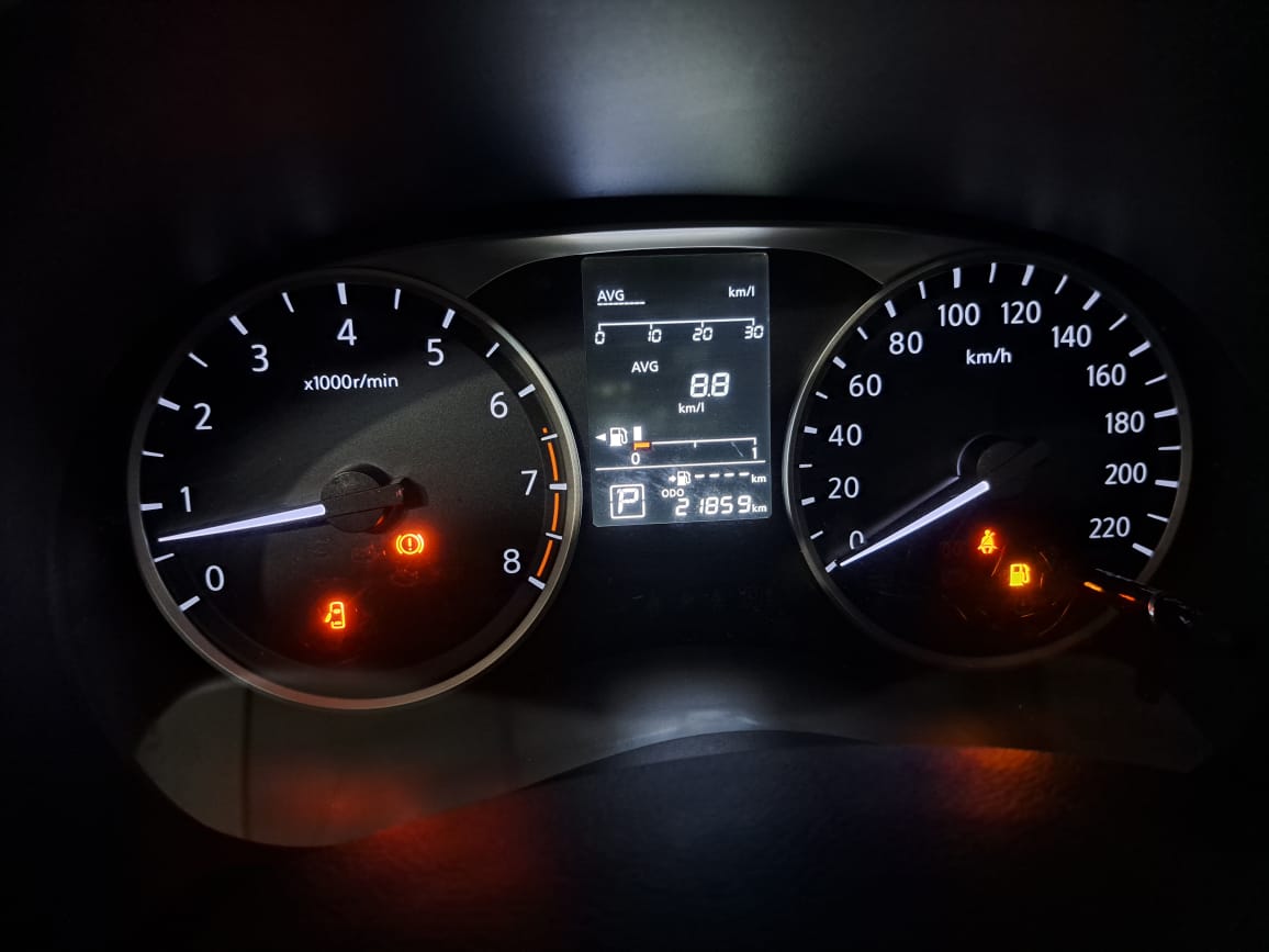 NISSAN kicks sense cvt