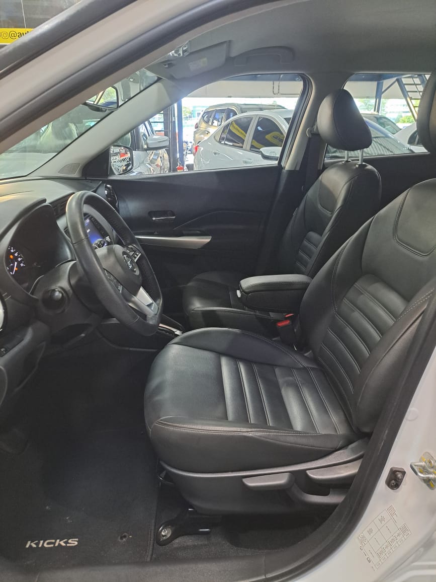 NISSAN kicks exclusi cvt