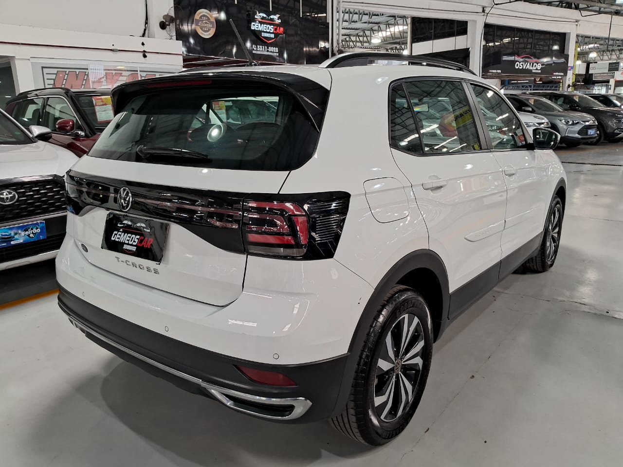 VOLKSWAGEN t cross sense ad