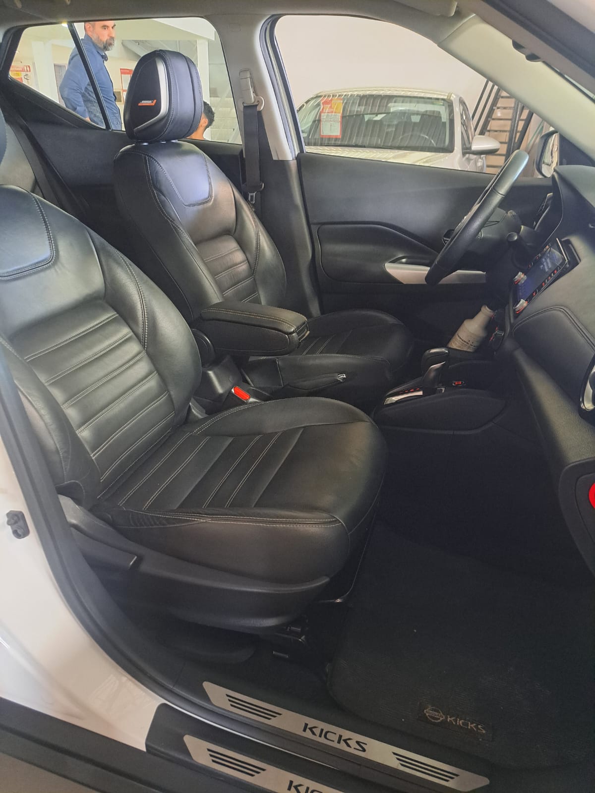 NISSAN kicks exclusi cvt