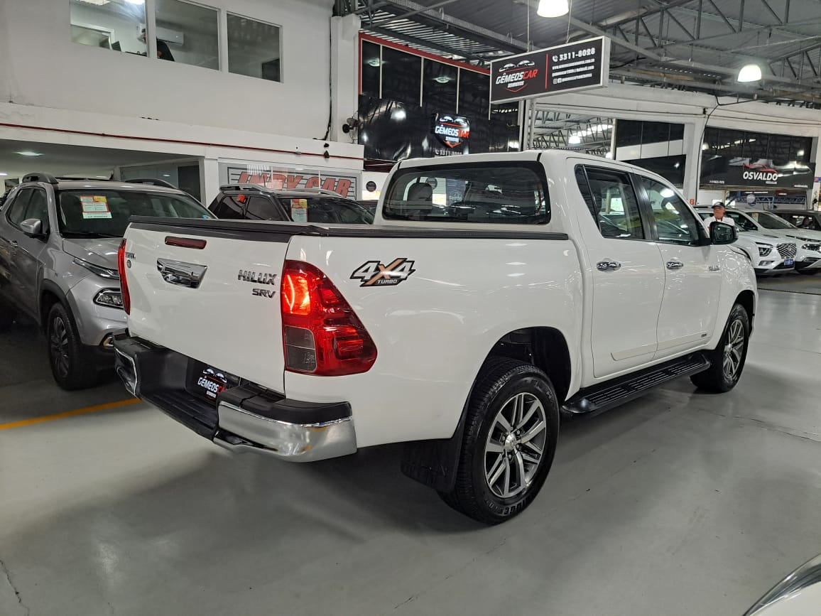 TOYOTA hilux 2.8 srv 4x4 cd 16v diesel 4p aut