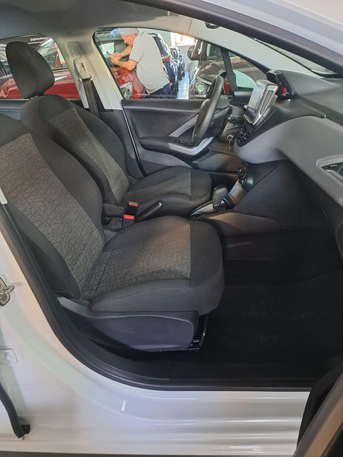 PEUGEOT 208 active pack