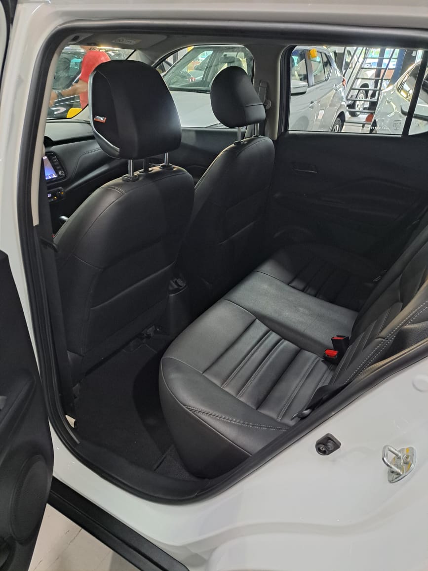 NISSAN kicks exclusi cvt