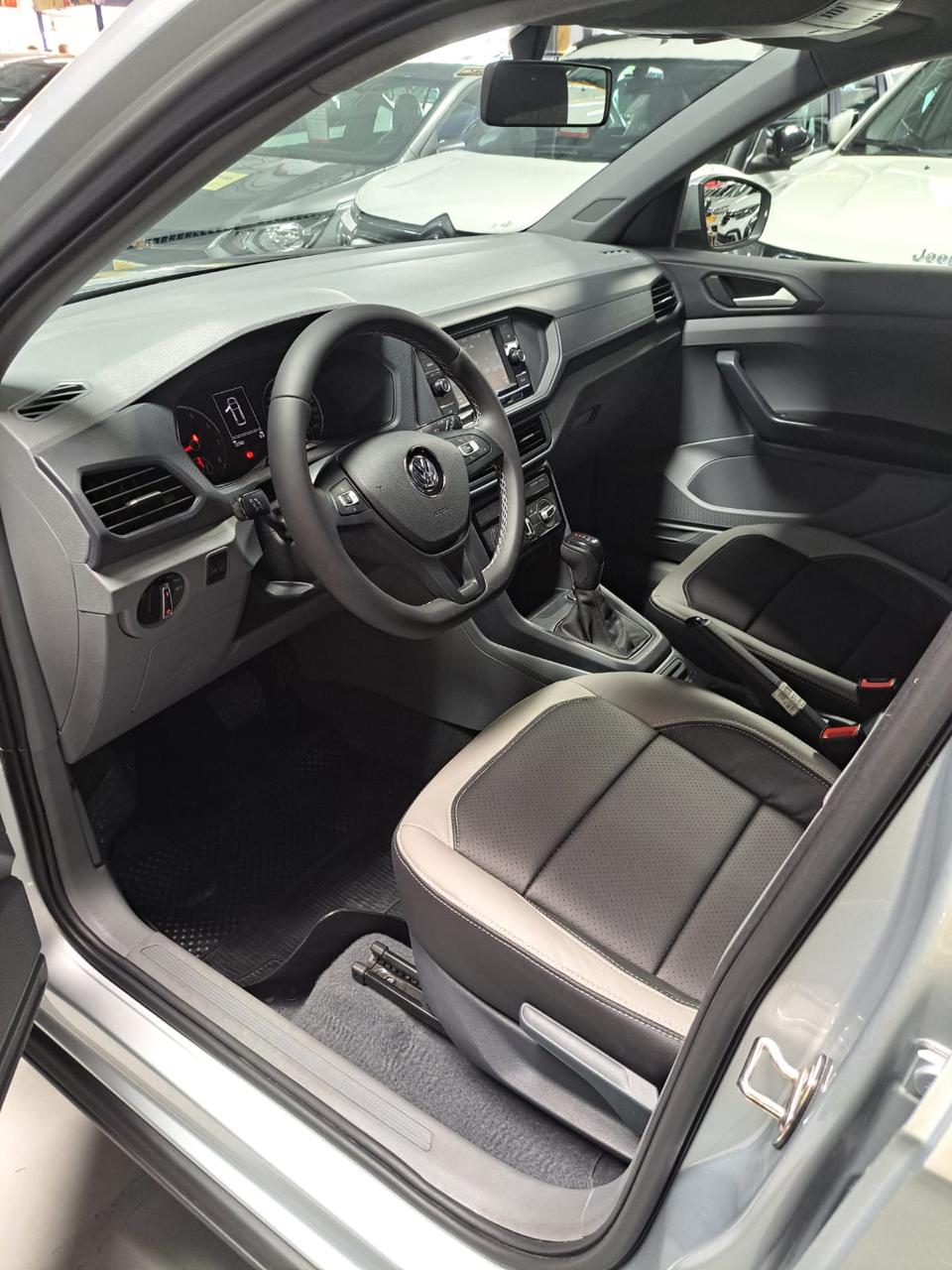 VOLKSWAGEN t cross sense ad