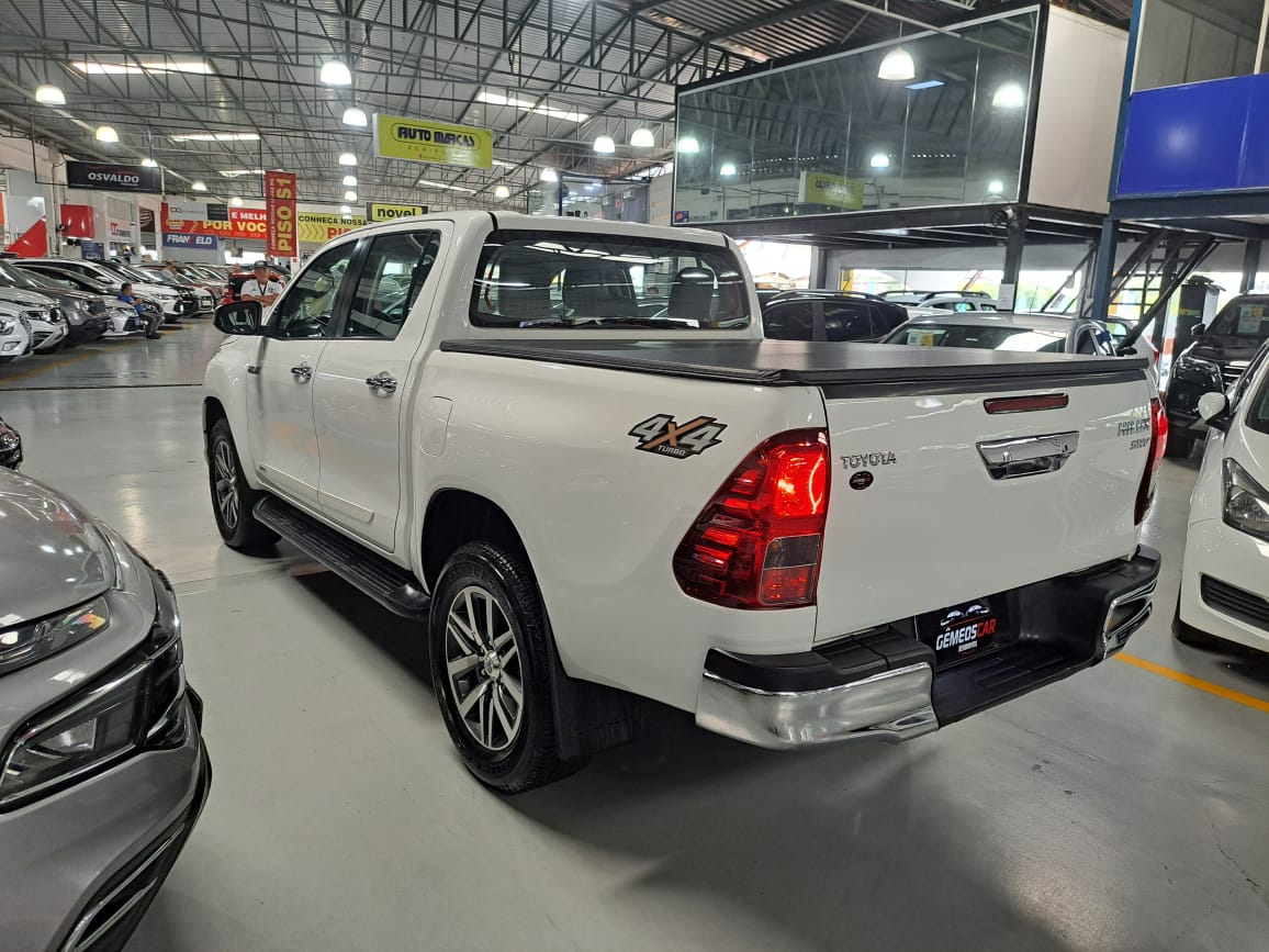 TOYOTA hilux 2.8 srv 4x4 cd 16v diesel 4p aut