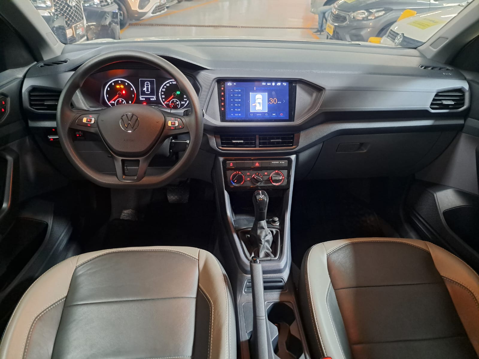 VOLKSWAGEN t cross sense ad
