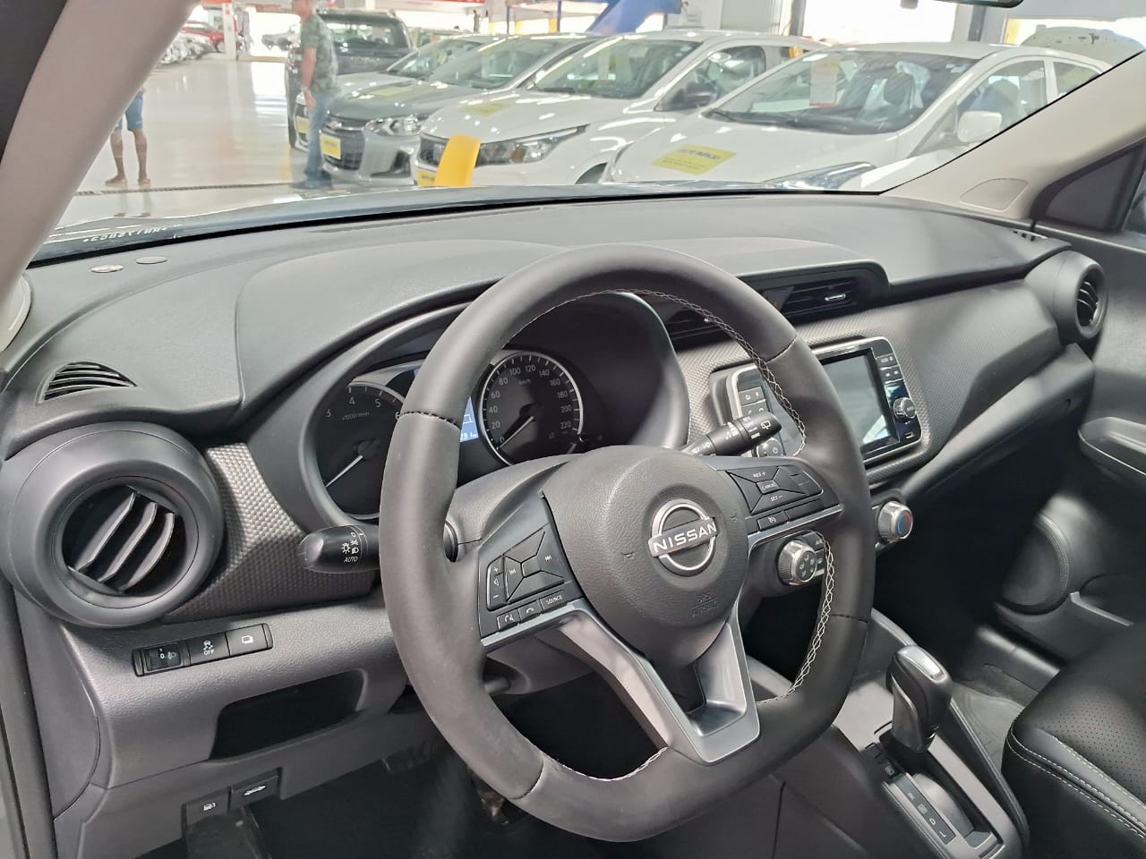 NISSAN kicks sense cvt