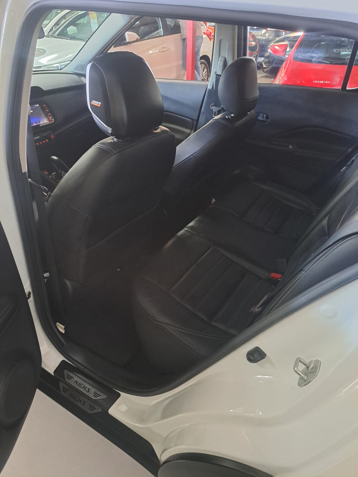 NISSAN kicks exclusi cvt