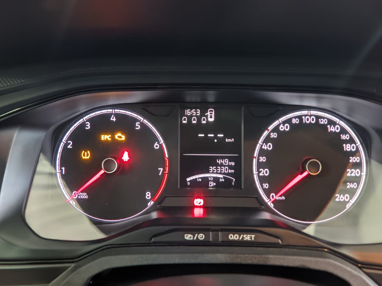 VOLKSWAGEN POLO