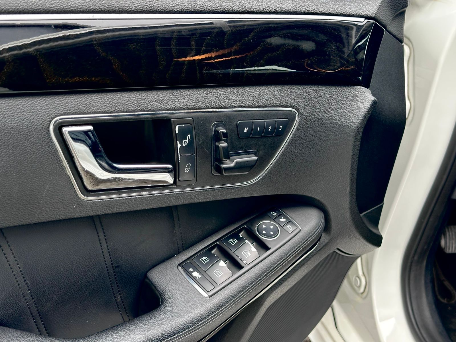 MERCEDES-BENZ E 250
