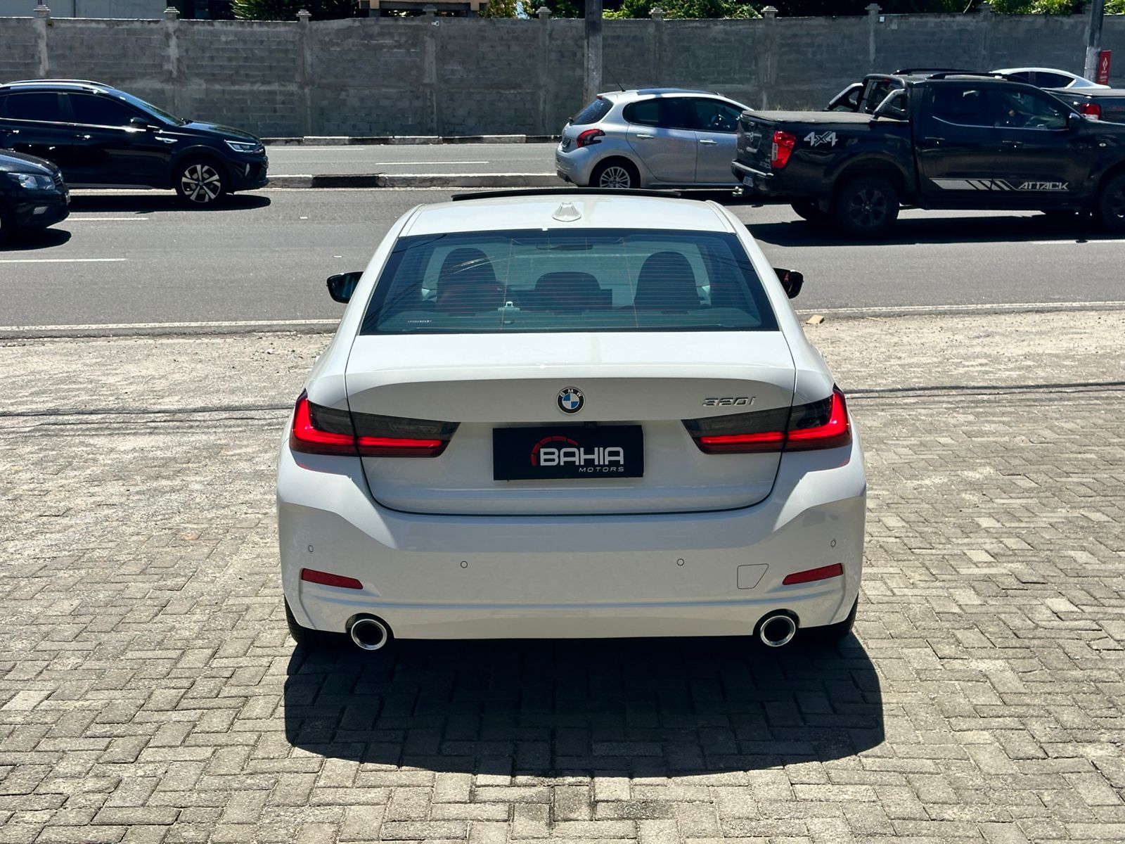 BMW 320i