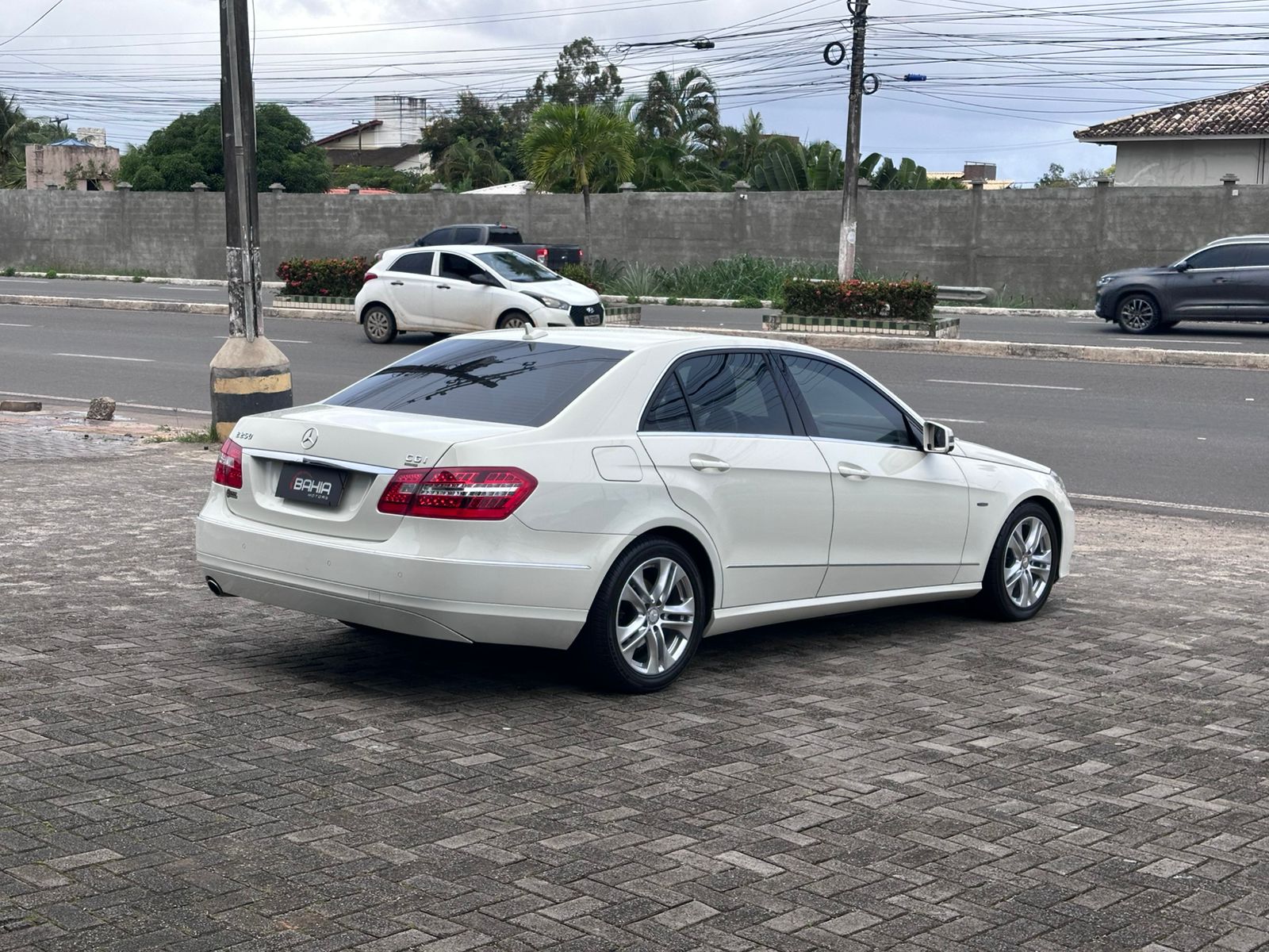 MERCEDES-BENZ E 250