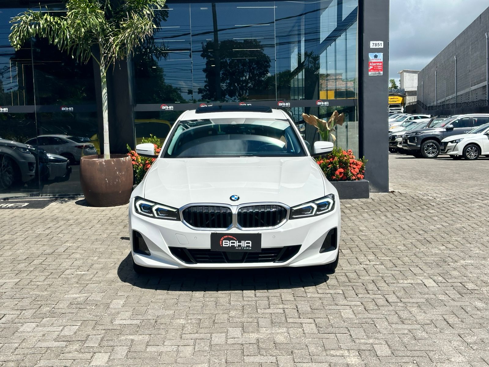 BMW 320i