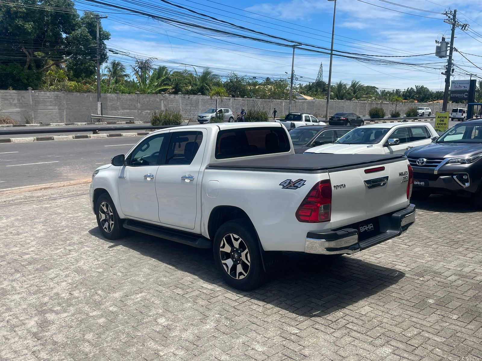 TOYOTA hilux 2.8 srv 4x4 cd 16v diesel 4p aut