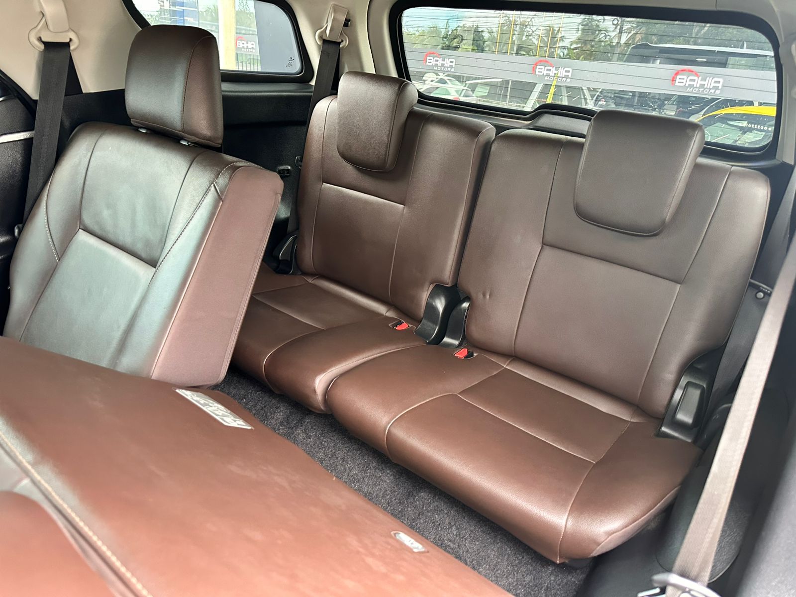 TOYOTA SW4