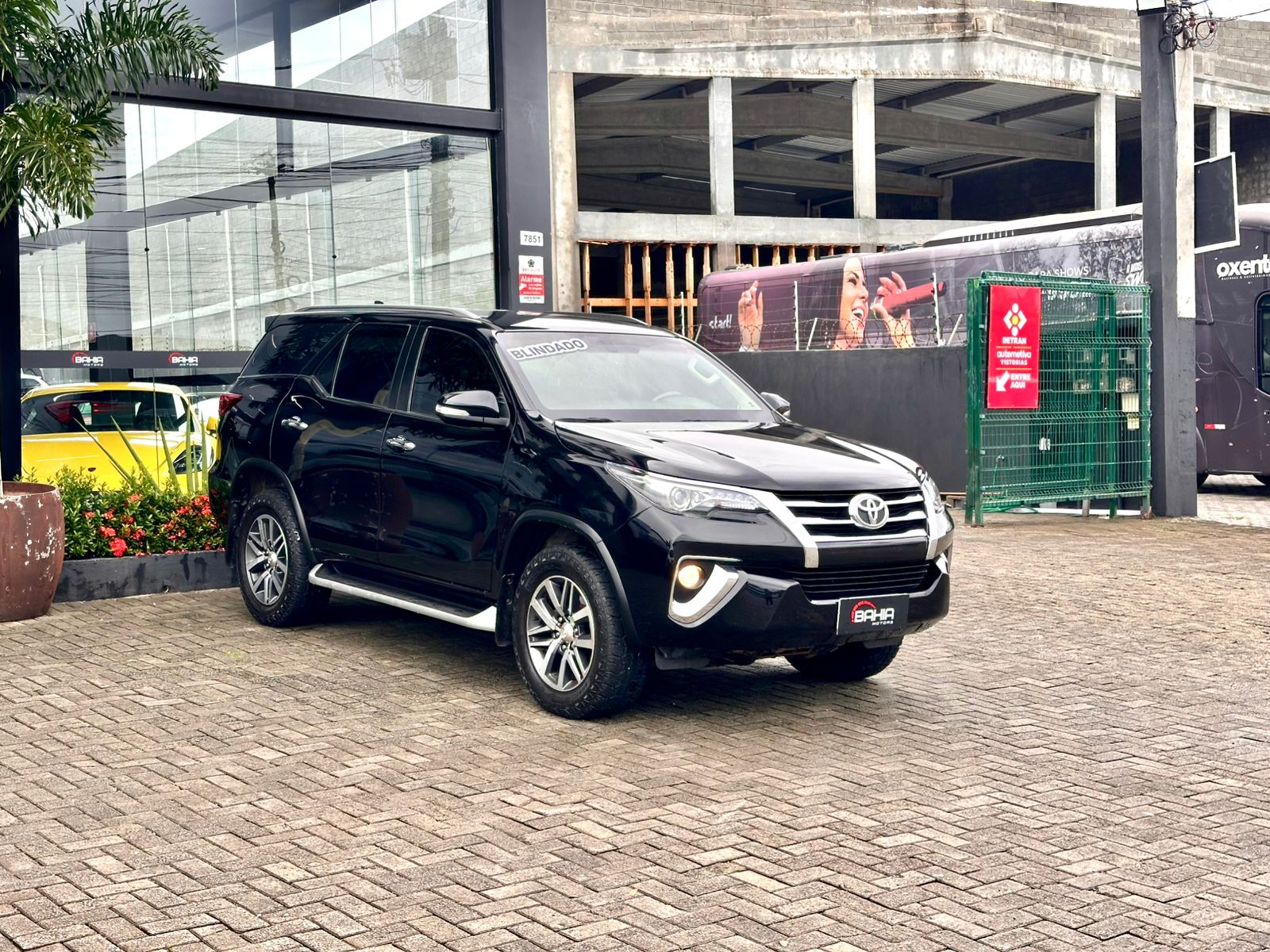 TOYOTA SW4