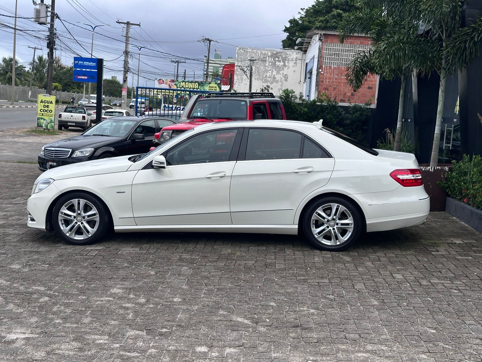 MERCEDES-BENZ E 250