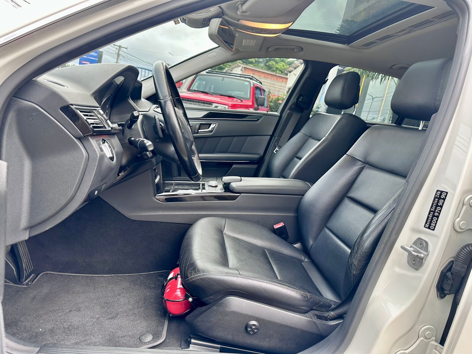 MERCEDES-BENZ E 250