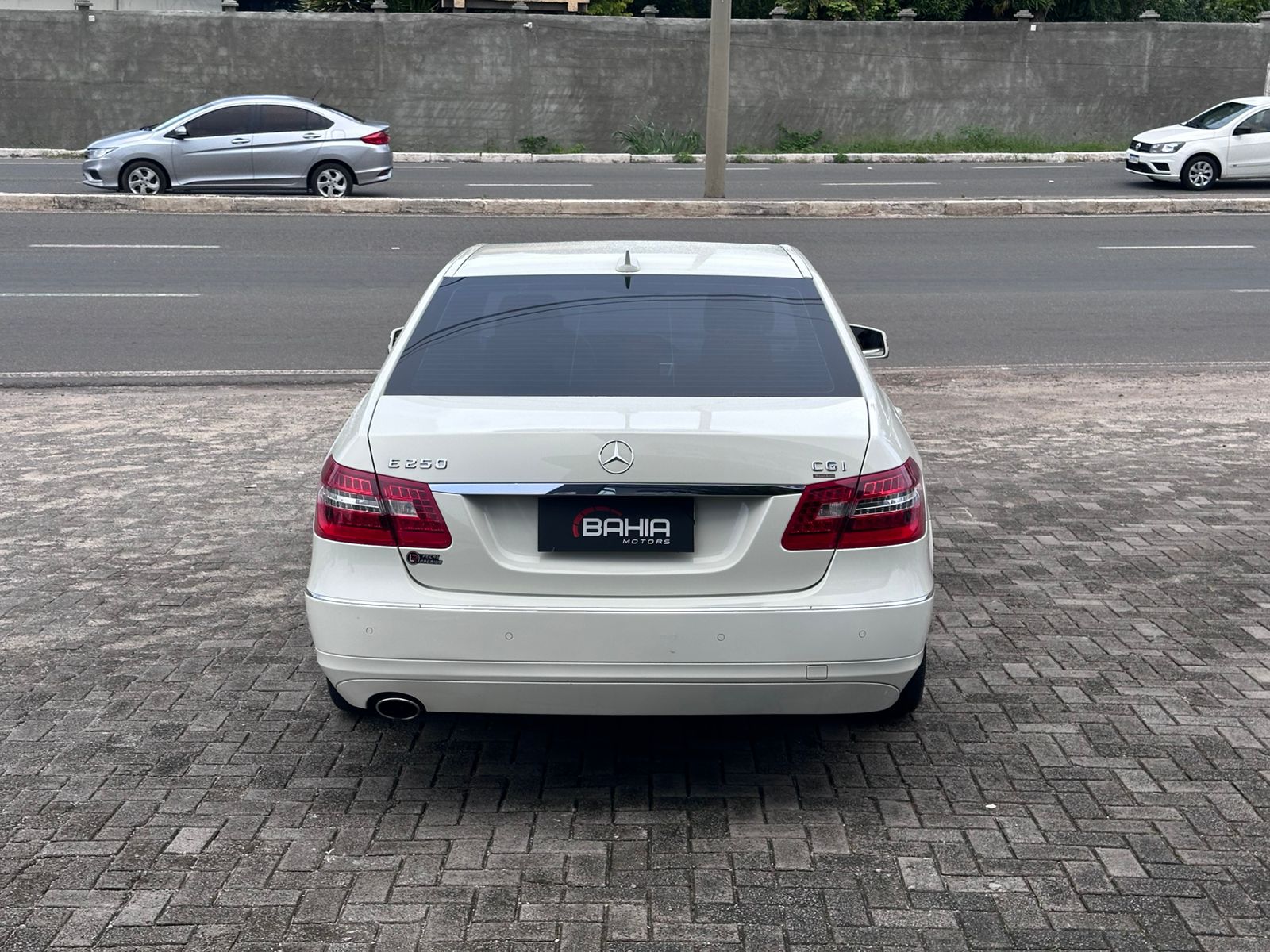 MERCEDES-BENZ E 250
