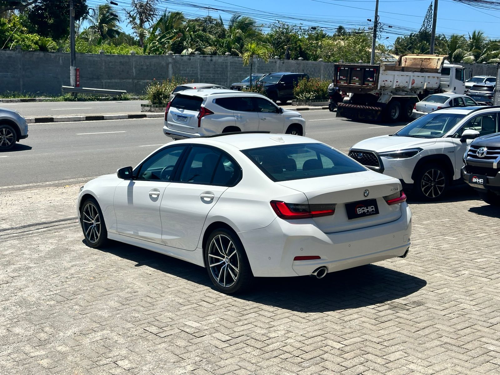 BMW 320i